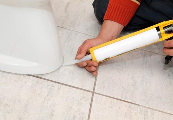 Univerzálny silikón NEUTRAL 290 ml transparentný