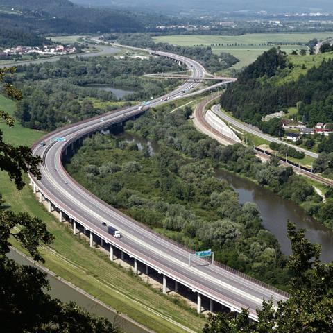 Diaľnica D1, úsek Vrtižer-Hričovské Podhradie